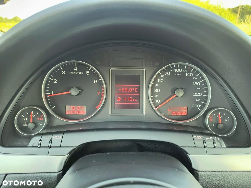 Audi A4 Limousine - 13