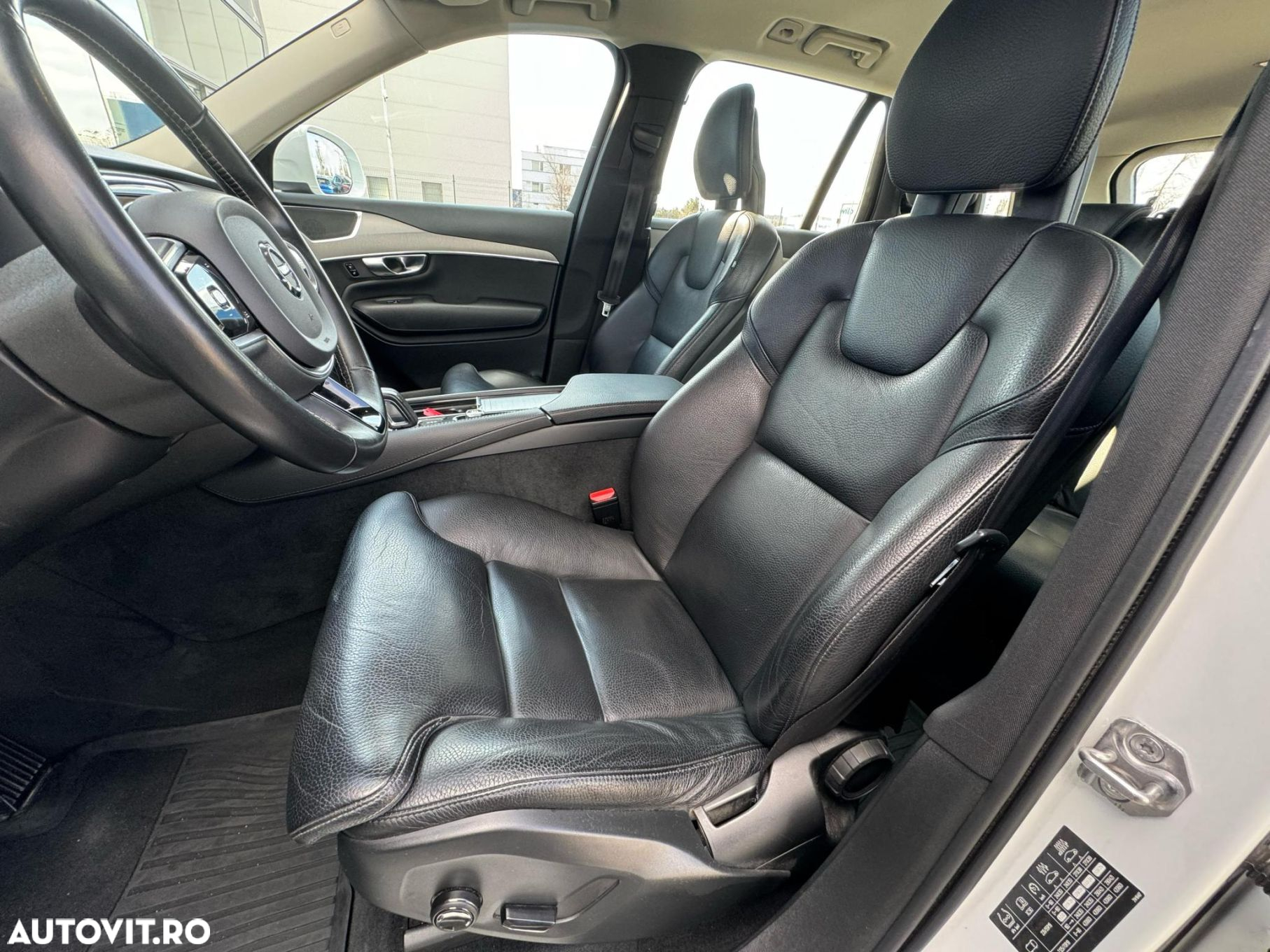 Volvo XC 90 B5 D AWD Geartronic Momentum Pro - 13