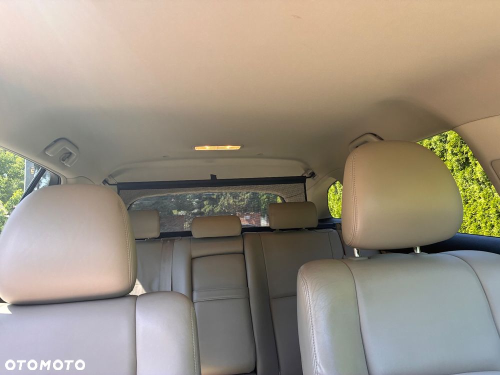 Toyota Avensis 2.0 Multidrive S Executive - 17