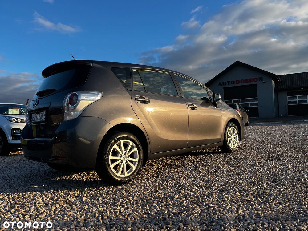 Toyota Verso 1.6 Sol EU5 - 8