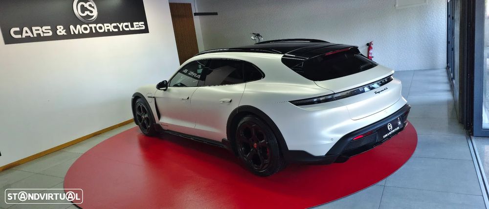 Porsche Taycan Cross Turismo 4S - 32
