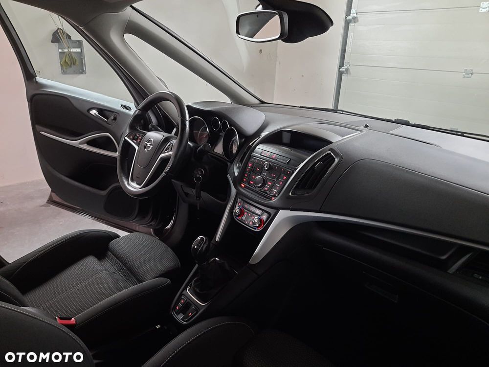 Opel Zafira Tourer 2.0 CDTI Edition - 26