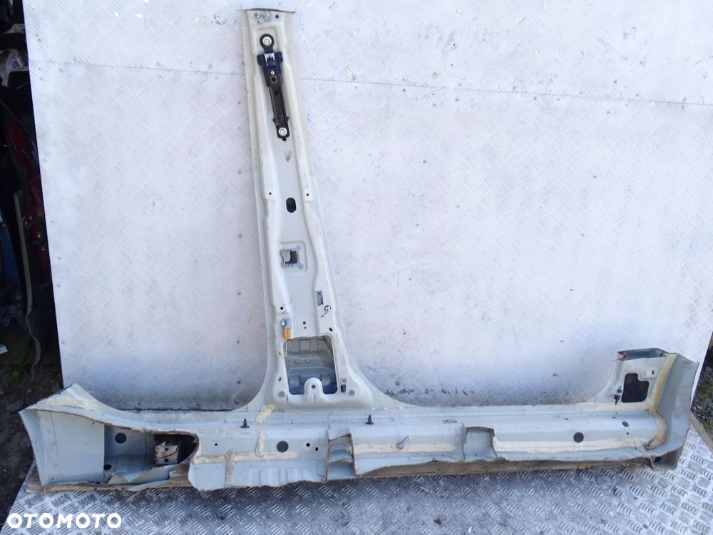 próg lewy kia soul i a1 - 2