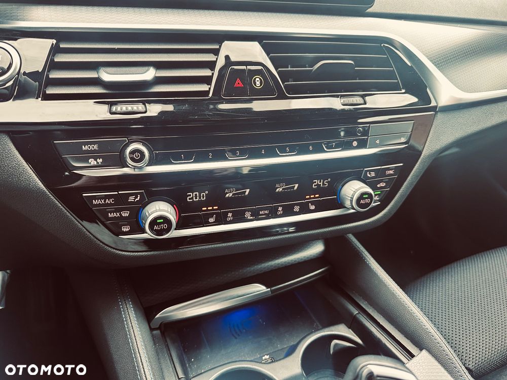 BMW Seria 5 520d xDrive mHEV M Sport sport - 12