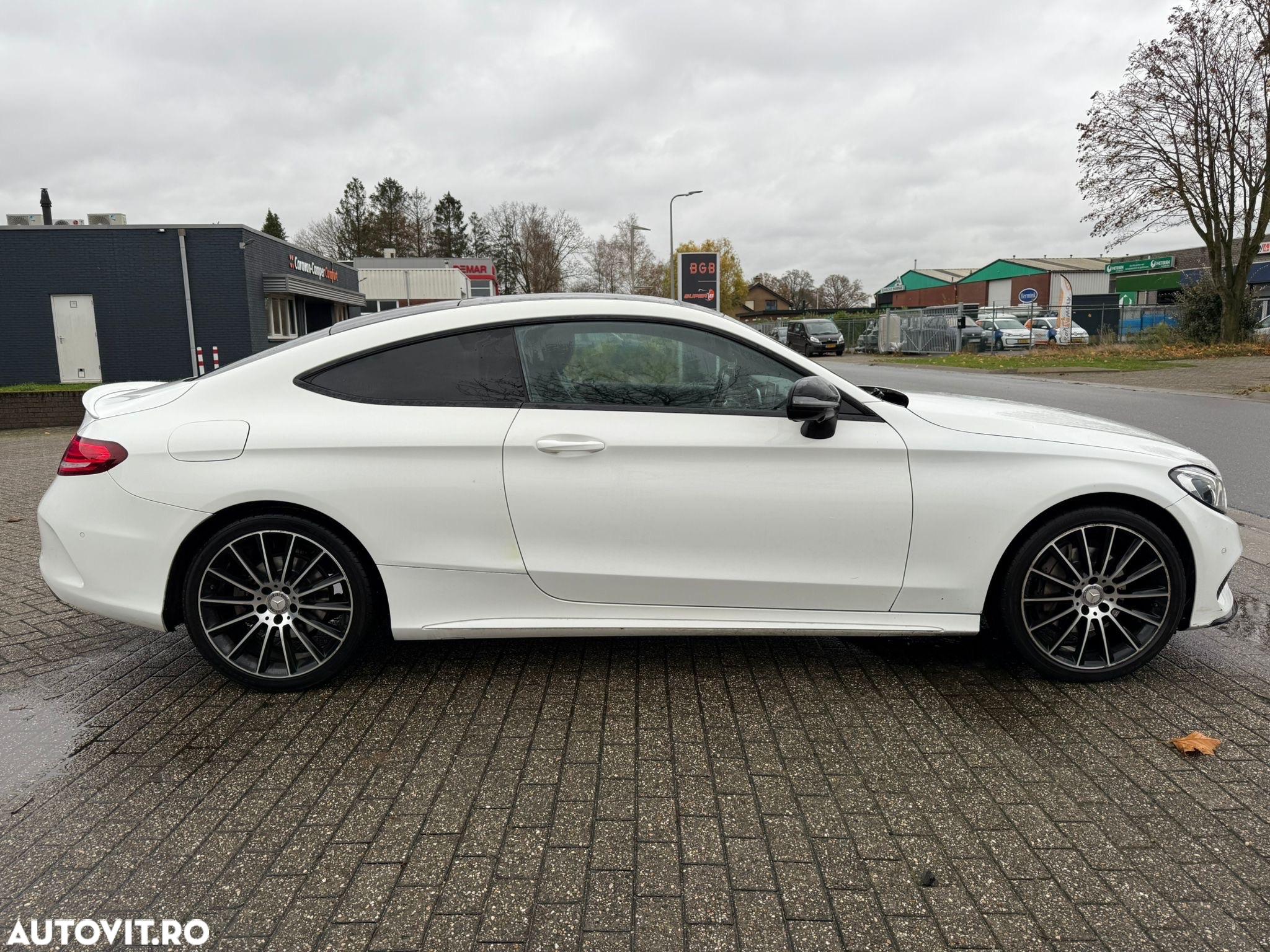 Mercedes-Benz C 200 Coupe 4Matic 9G-TRONIC AMG Line - 7