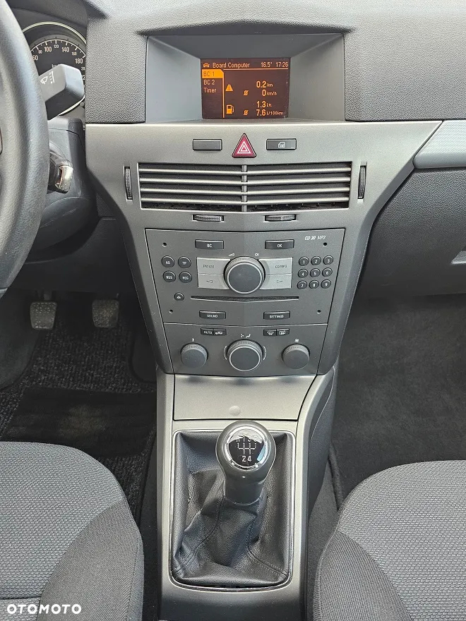 Opel Astra GTC 1.6 Edition Plus - 24