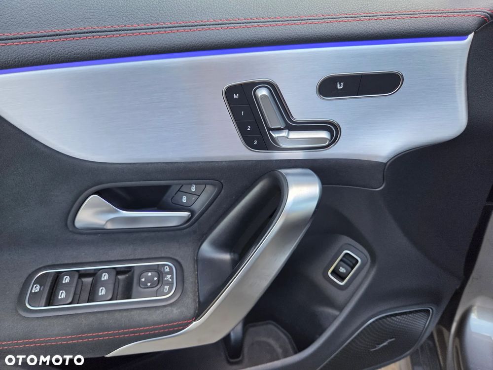 Mercedes-Benz CLA 220 AMG Line 7G-DCT - 29