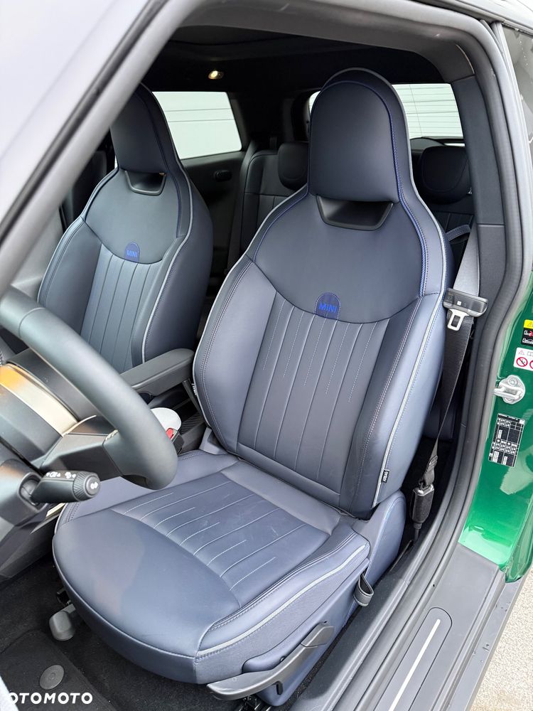 MINI Cooper E Favoured Trim - 17