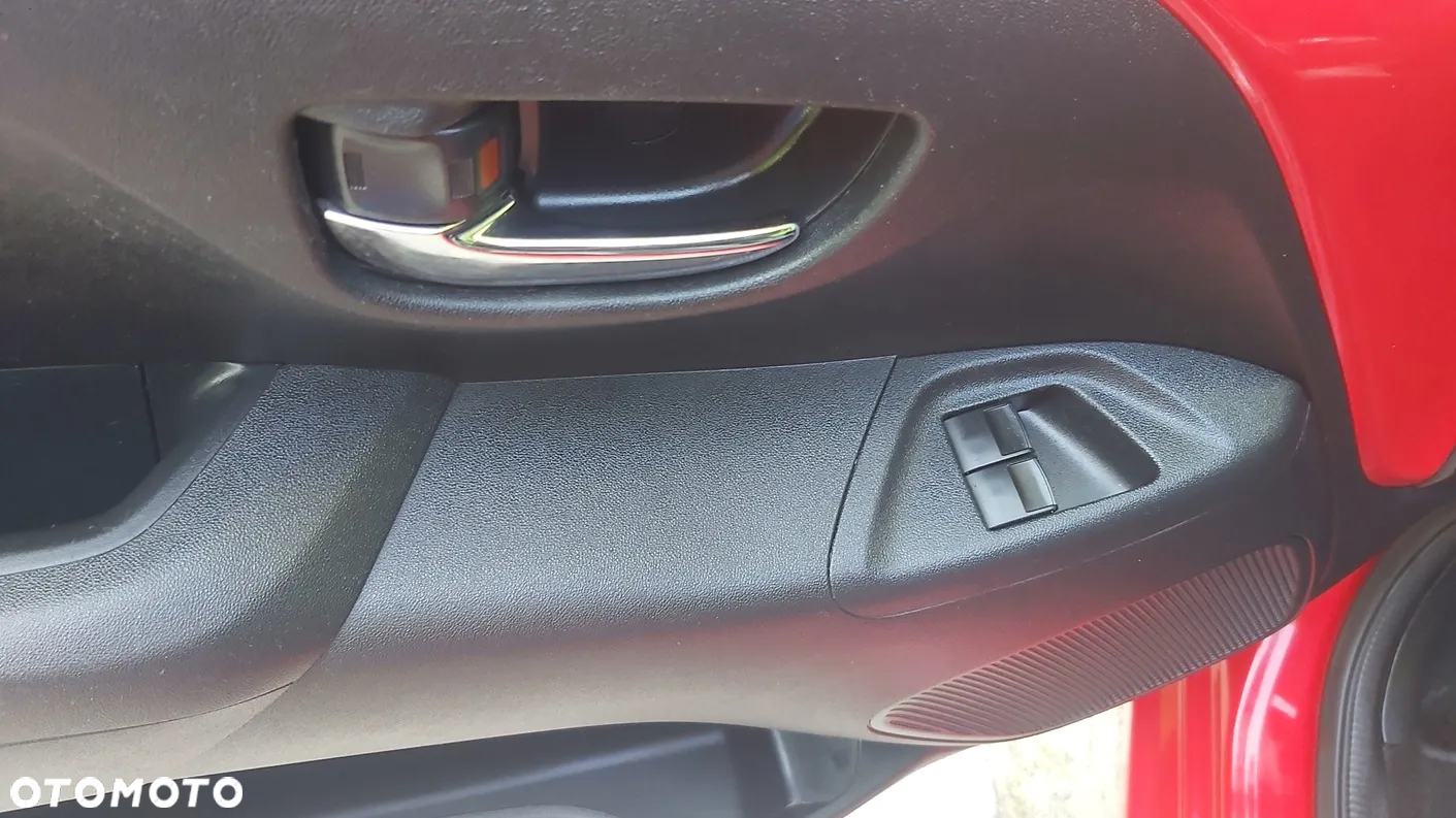 Toyota Aygo x-play - 33