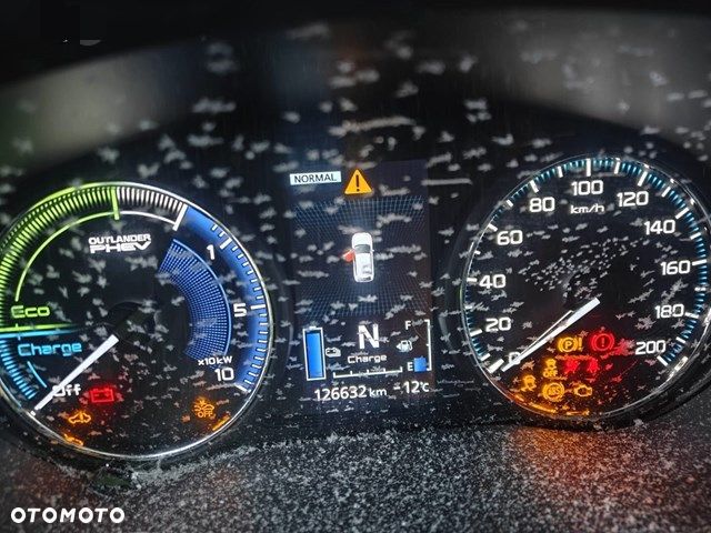 Mitsubishi Outlander Intense + - 8