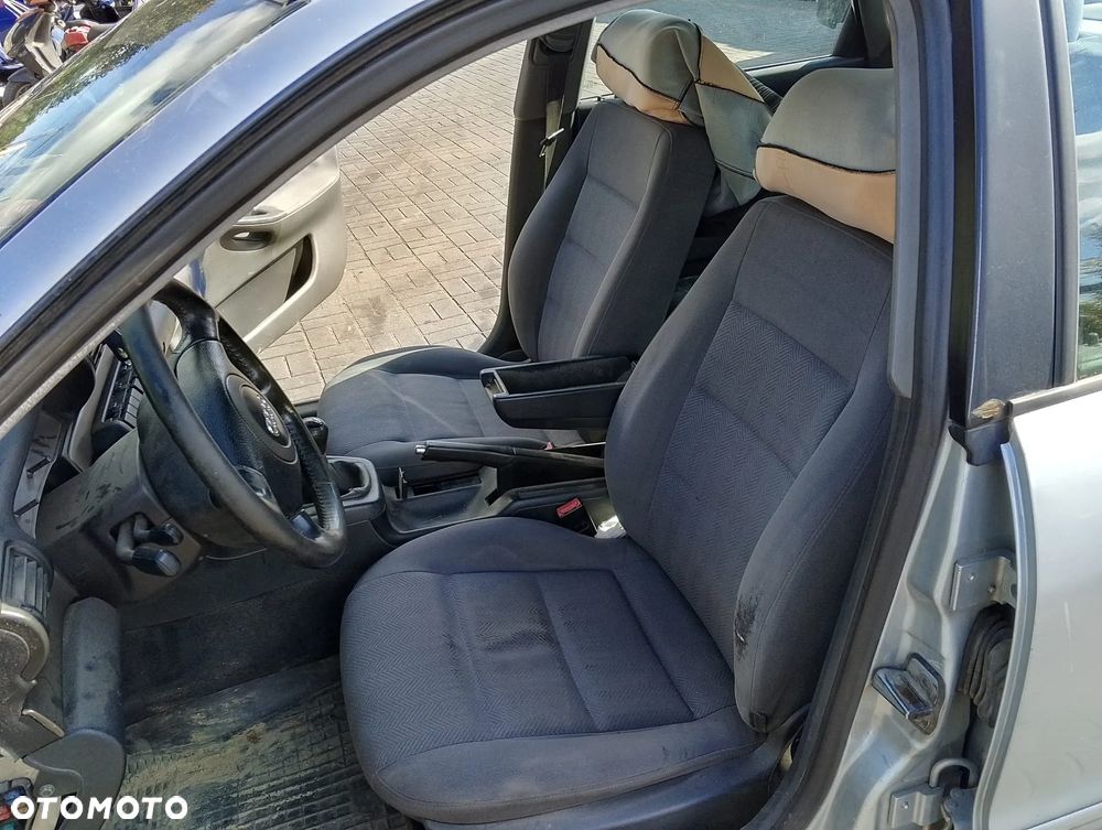 Audi A4 B5 Przed Lift (94-97.) 1.9 TDI 89KM. Silnik AHU Skrzynia DHL lakier LY7M / L5.Cały na części. GWARANCJA !!! Przód Tył Zestaw Komplet Drzwi Klapa Zderzak Błotnik Maska Grill Atrapa Szyba Pas Lampa Lusterko Boczki Fotel Kanapa Kokpit Deska Rozdzielcza Przełącznik Włącznik Sterownik Przewody Wiązka Instalacja Moduł Komputer Czujnik Listwa Pompa Alternator Wtryski Głowica Rozrusznik Kompresor Sprzęgło Dwumas Silnik Skrzynia ABS Klimatyzacji Paliwa Wspomagania Kolektor Turbina Przepustnica Zawór Chłodnica Koło Hak Belka Sanki Zawieszenie Mcpherson Półoś Amortyzator Wydech Tłumik Zacisk Most - 11