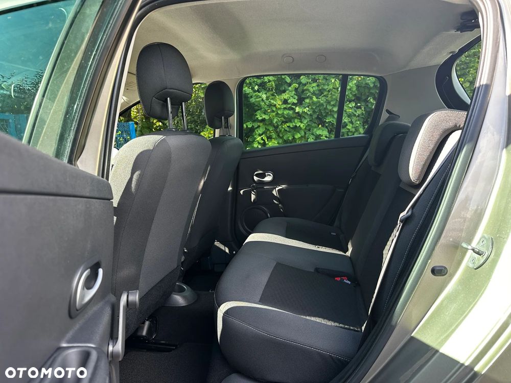 Renault Clio 1.2 16V 75 Expression - 35