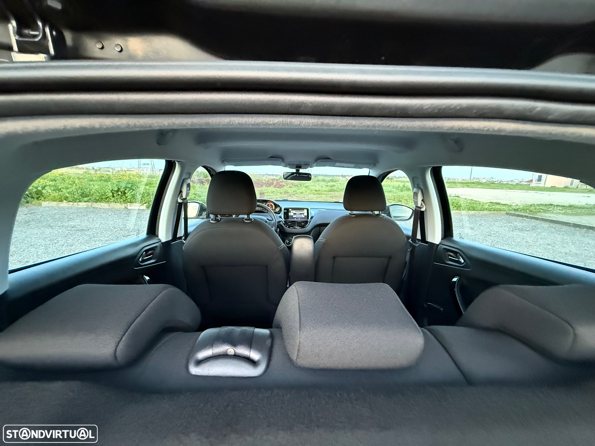 Peugeot 208 1.6 BlueHDi Style - 11