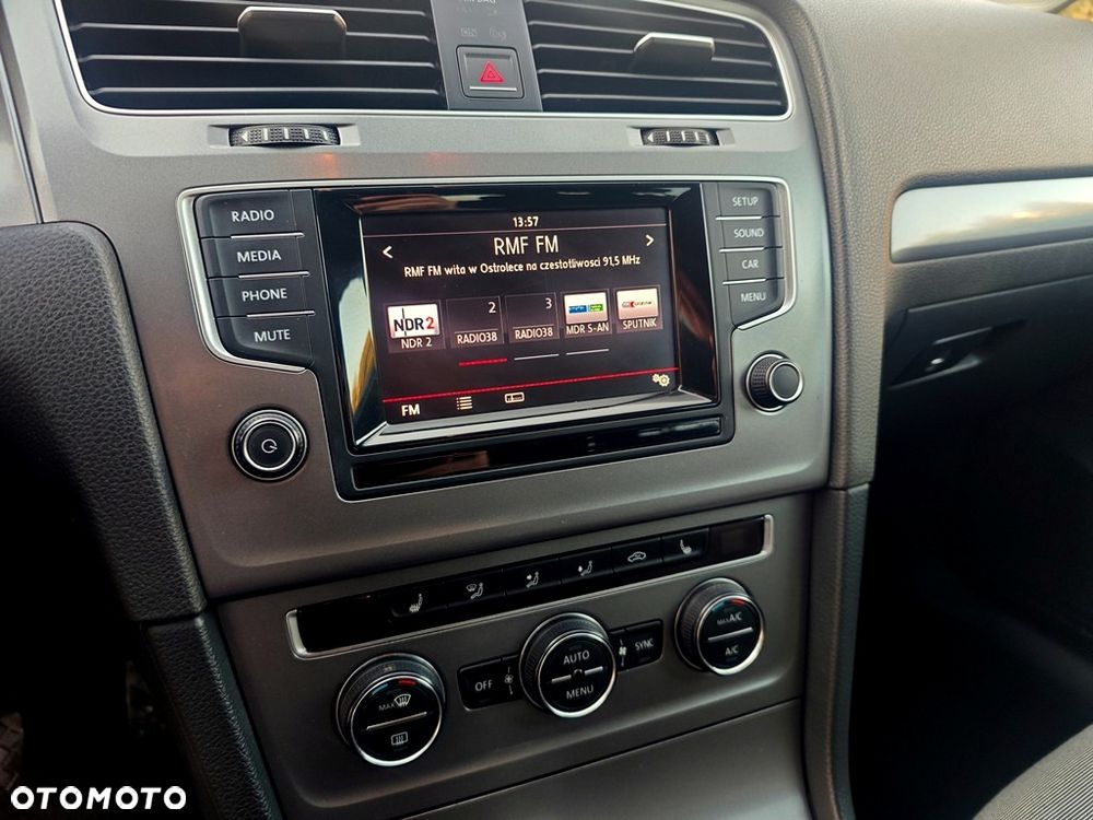 Volkswagen Golf 1.6 TDI BlueMotion Technology Comfortline - 35