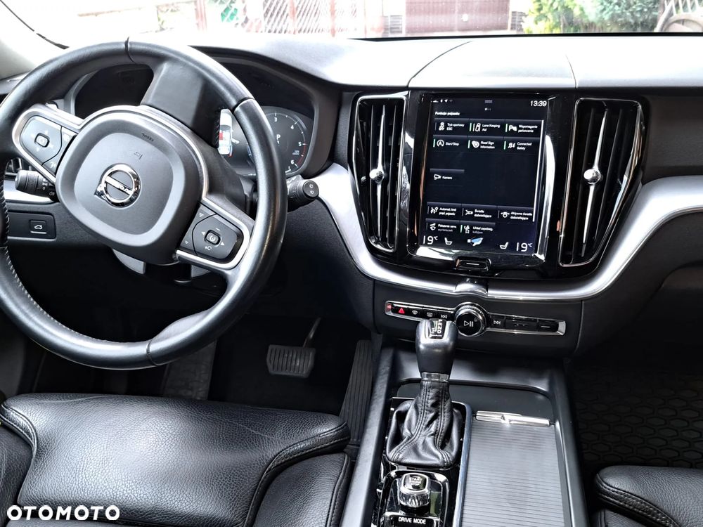 Volvo XC 60 D4 Geartronic Momentum Pro - 8