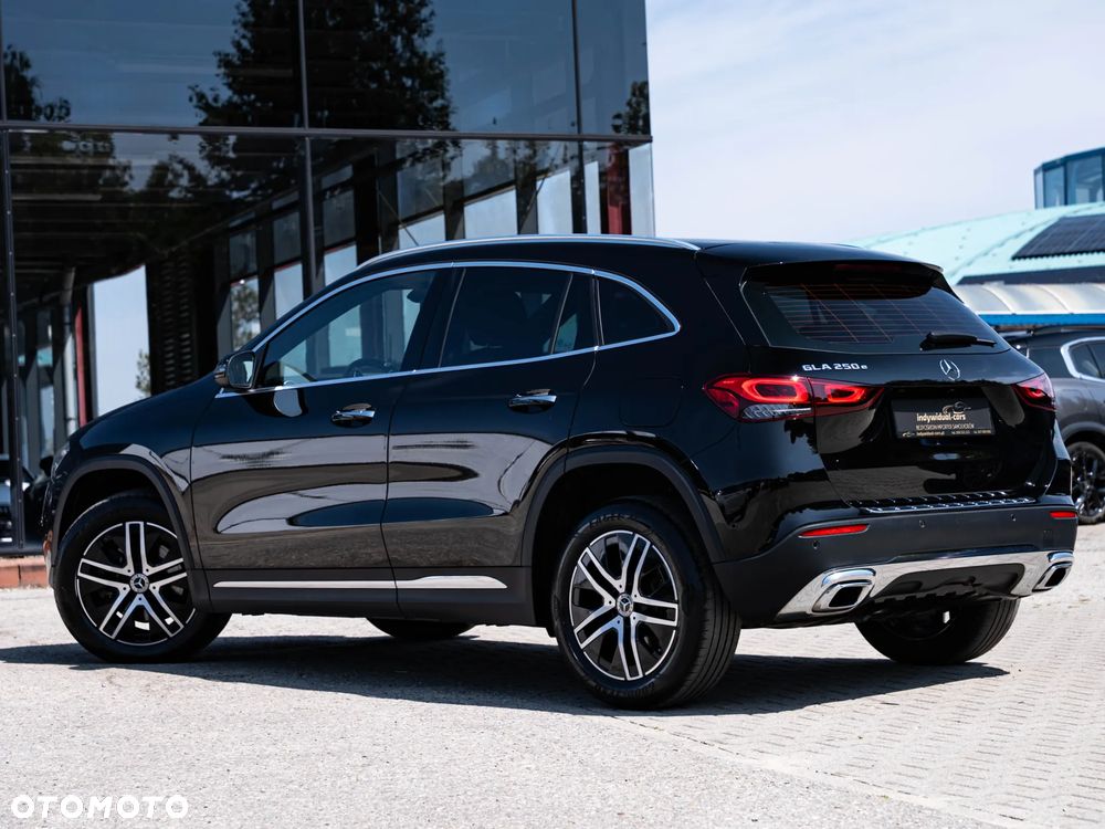 Mercedes-Benz GLA 250 e 8G-DCT Edition Progressive Line - 11