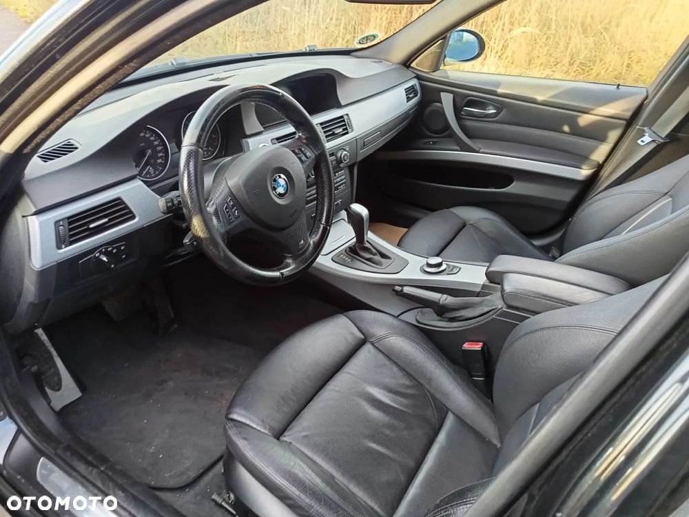 BMW Seria 3 325d DPF Touring - 15