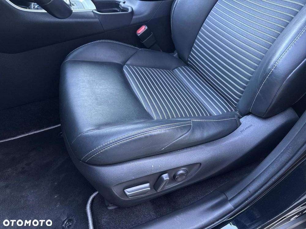 Toyota RAV4 2.5 Hybrid Black Edition by JBL 4x2 - 12