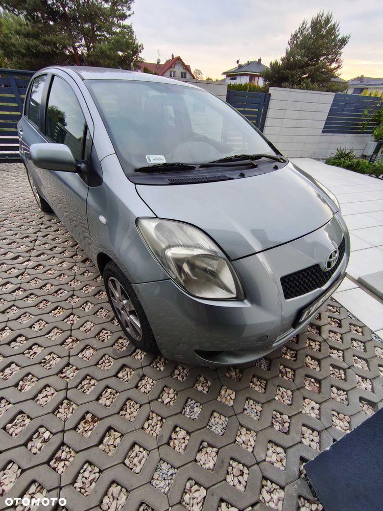 Toyota Yaris - 1