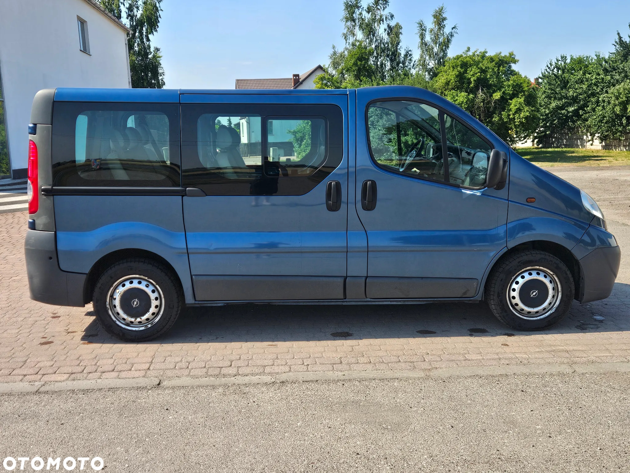 Opel Vivaro L1H1 2.7t - 12