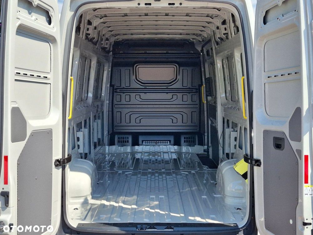 Volkswagen Crafter - 10
