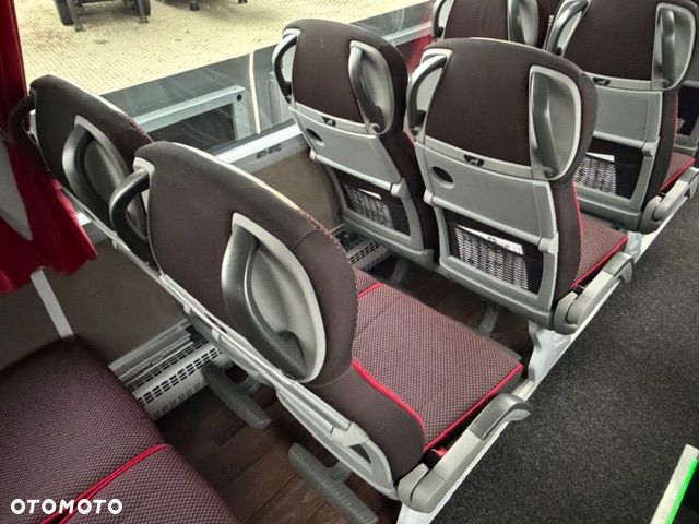 MAN LION`S COACH L R08 - 37