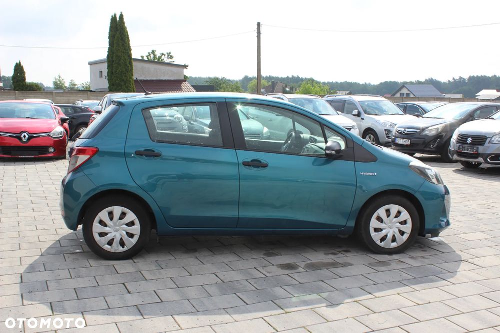 Toyota Yaris Hybrid 100 Premium - 11