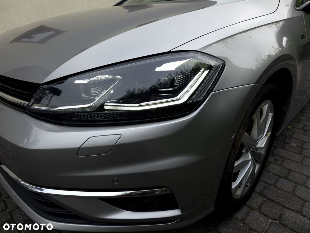Volkswagen Golf - 24