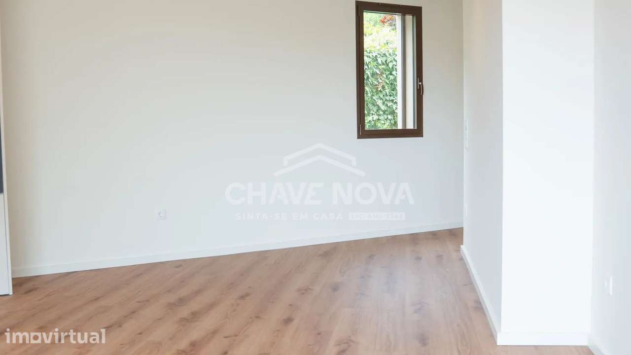 T2 Novo c/ Varanda e Lugar de Garagem 2 Viaturas em Arcozelo - CO - Grande imagem: 5/10