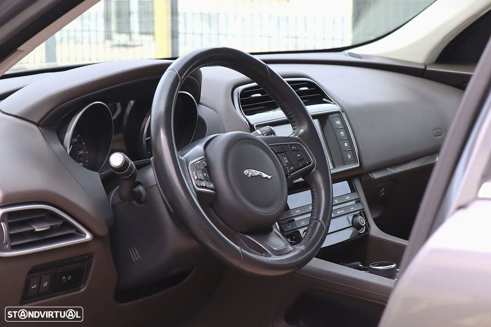 Jaguar F-Pace 20d Aut. Prestige - 16