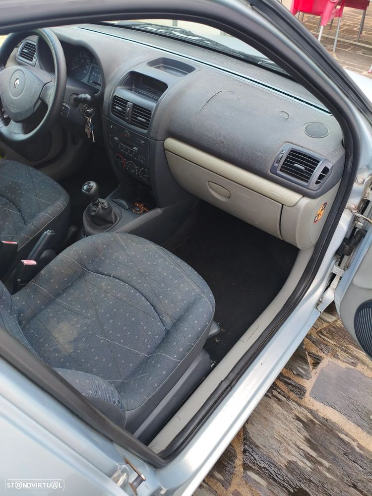 Renault Clio 1.2 Confort Authentique GPL - 11