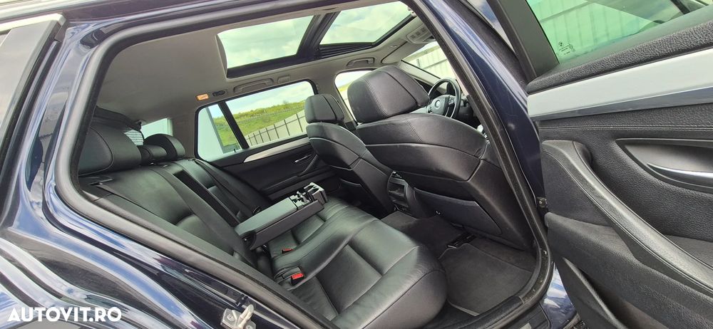 BMW Seria 5 525d xDrive Aut. Luxury Line - 7