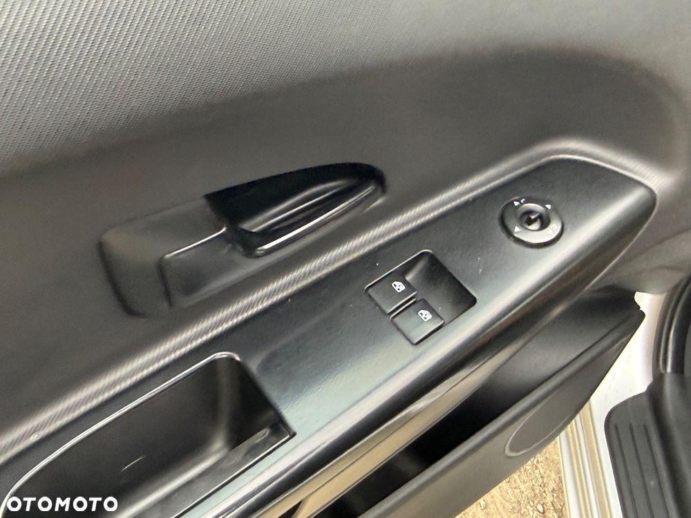 Kia Ceed 1.4 L - 10