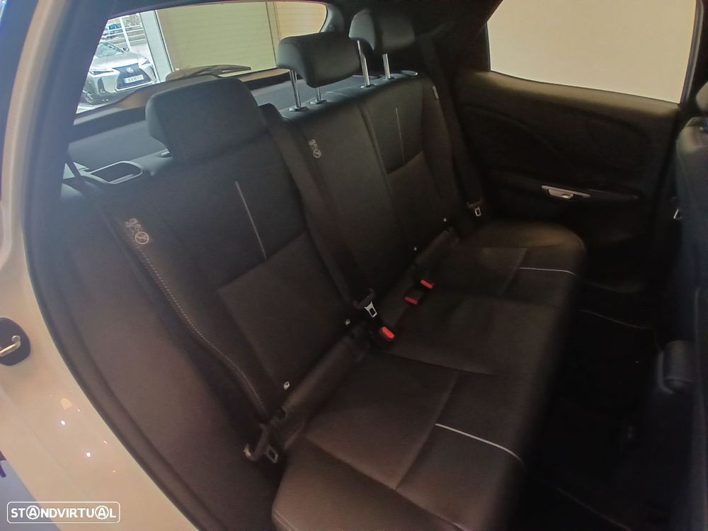 Lexus LBX Relax - 18