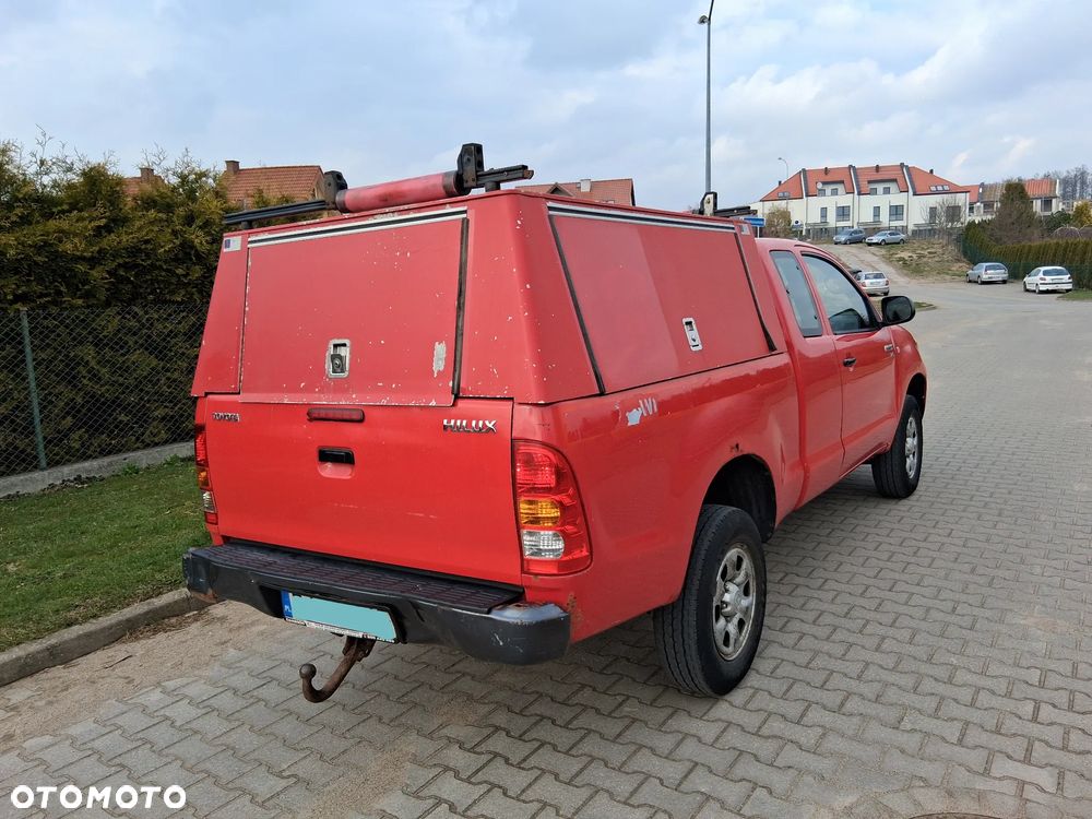 Toyota Hilux 2.5 D-4D DLX - 6