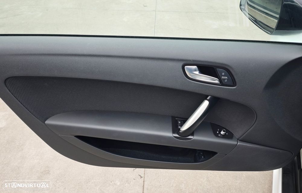 Audi TT Coupé 2.0 TDI quattro S-line - 18