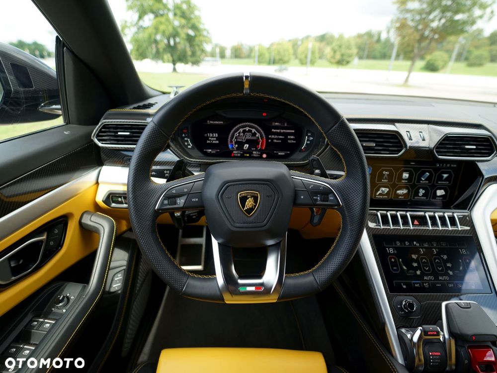 Lamborghini Urus - 17
