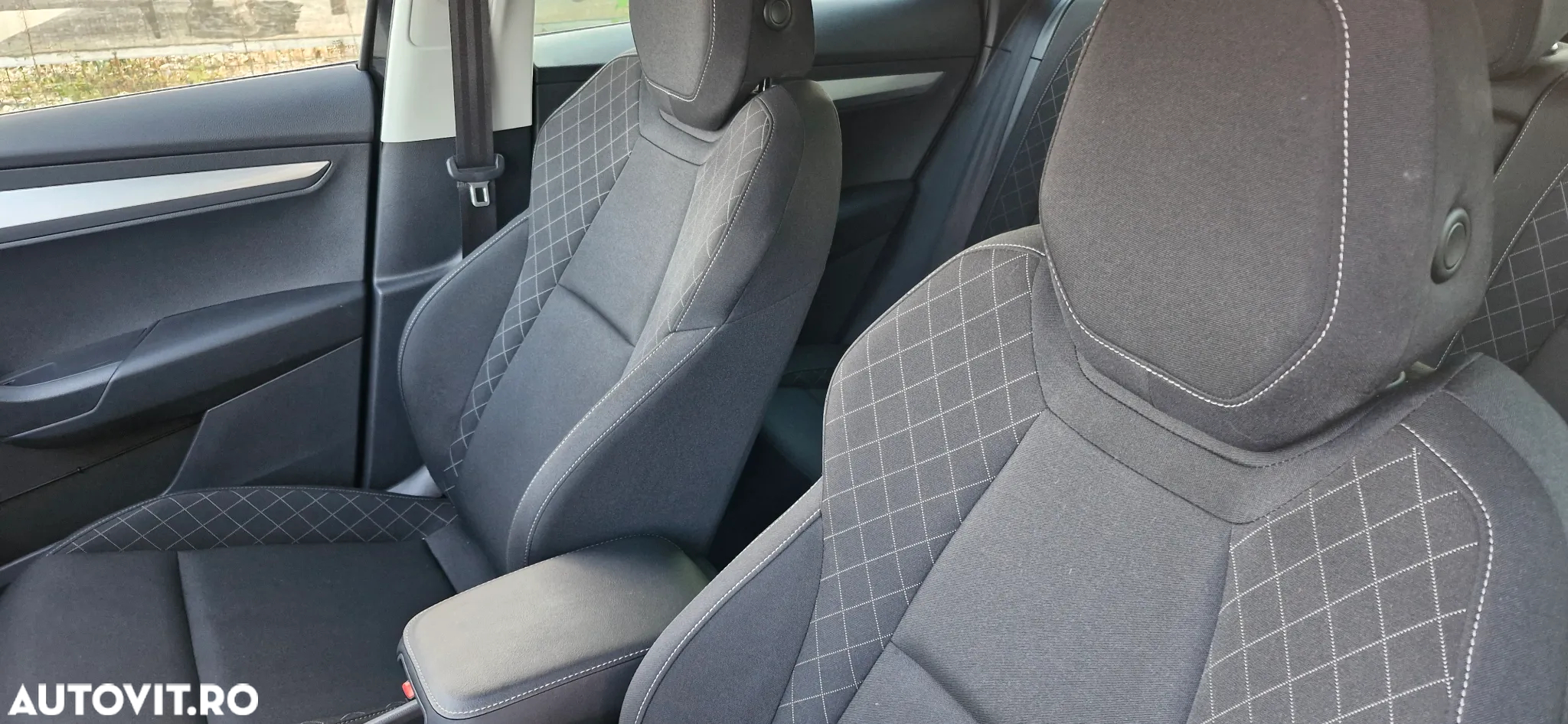 Skoda Karoq 2.0 TDI SCR DSG Ambition - 3