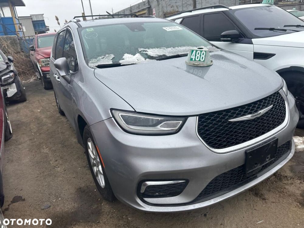 Chrysler Pacifica - 1