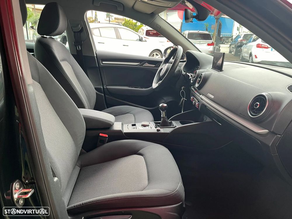 Audi A3 Sportback 1.6 TDI Attraction - 12