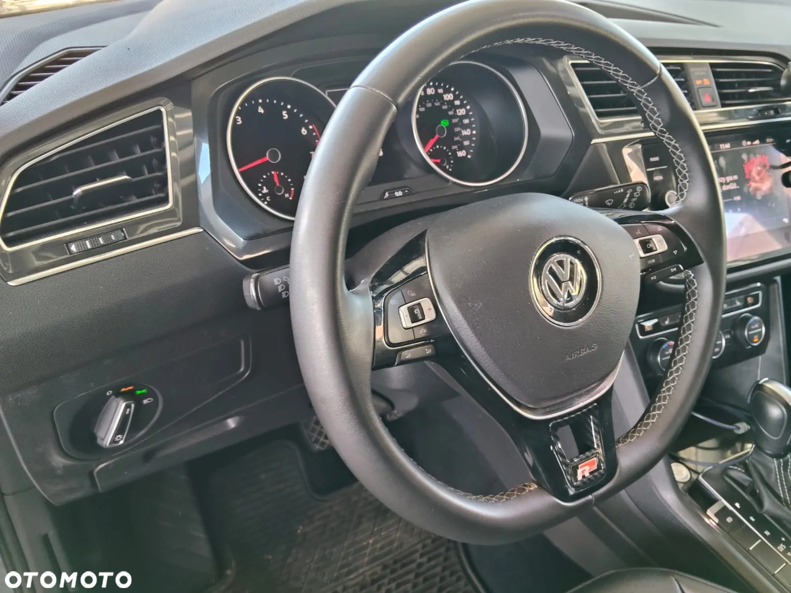 Volkswagen Tiguan - 11