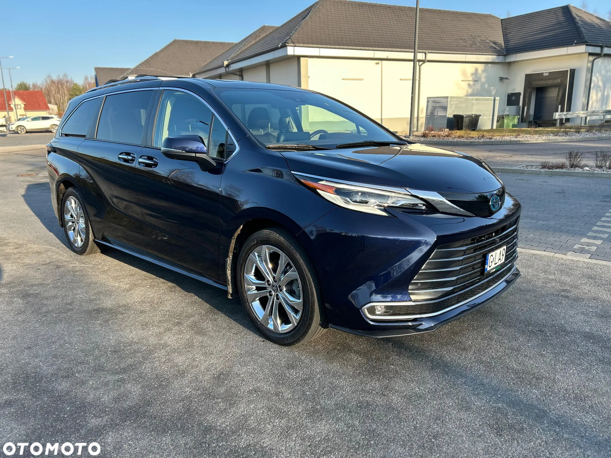 Toyota Sienna - 11