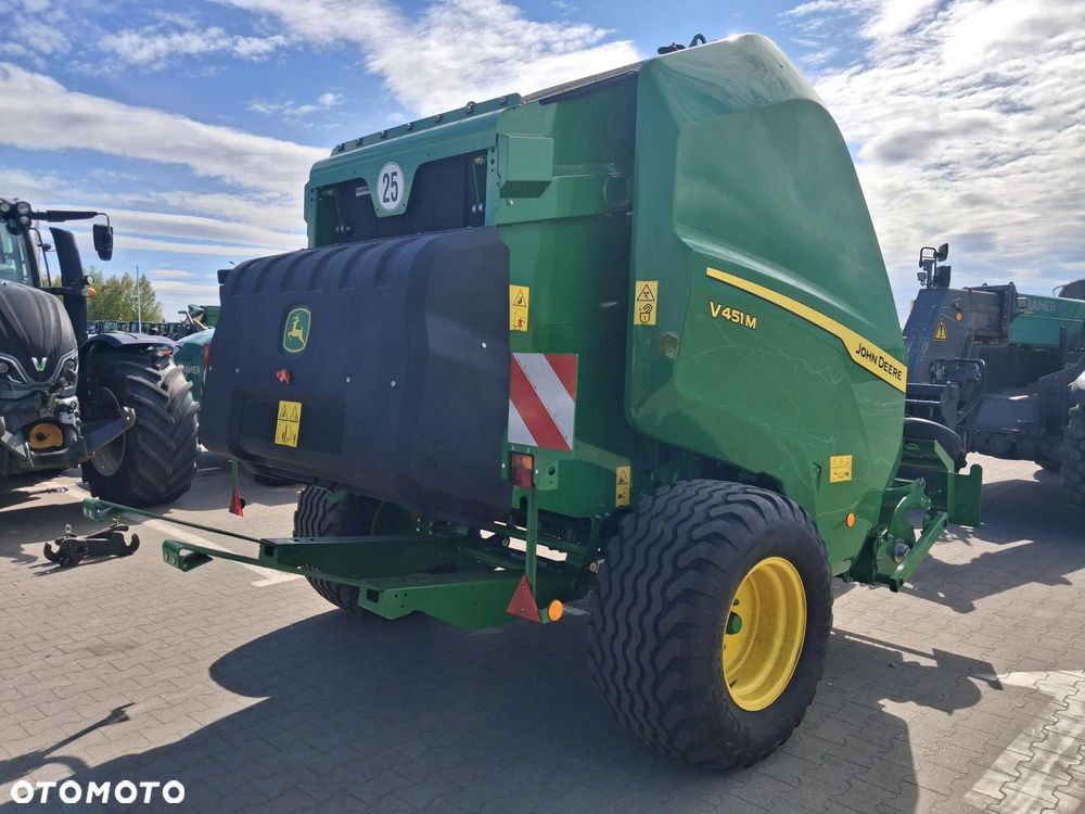 John Deere V451M - 5
