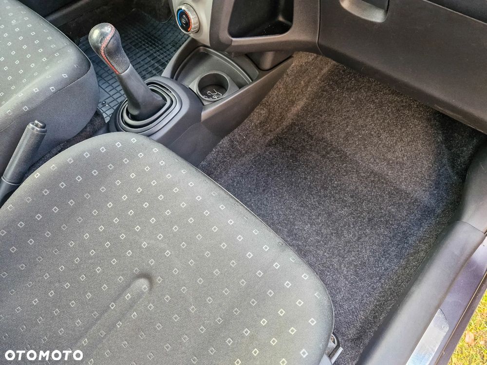 Toyota Yaris 1.33 Luna - 7