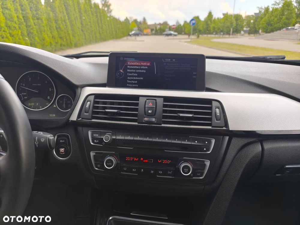BMW Seria 3 320d xDrive Sport Line - 17