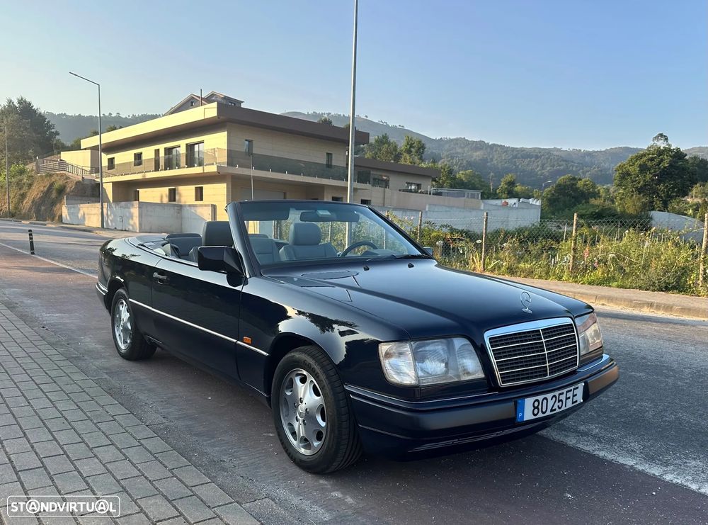 Mercedes-Benz E 200 1995 photo 4