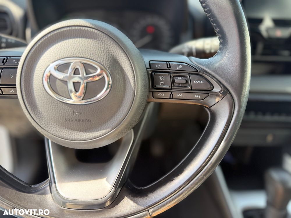 Toyota Yaris 1.5 VVT-i HSD Dynamic Plus Bi-tone - 7