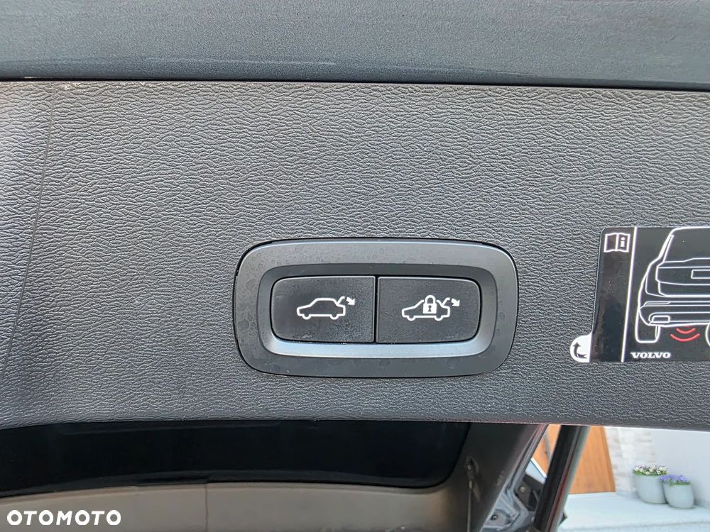 Volvo XC 40 D4 AWD Geartronic Momentum Pro - 14