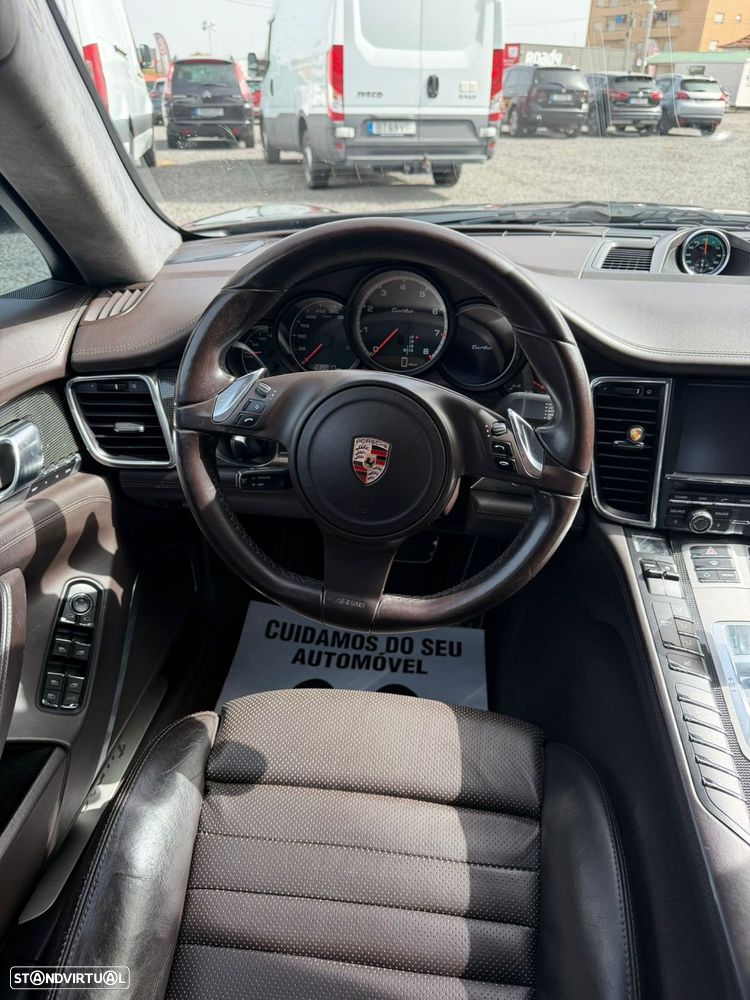 Porsche Panamera Turbo PDK - 25