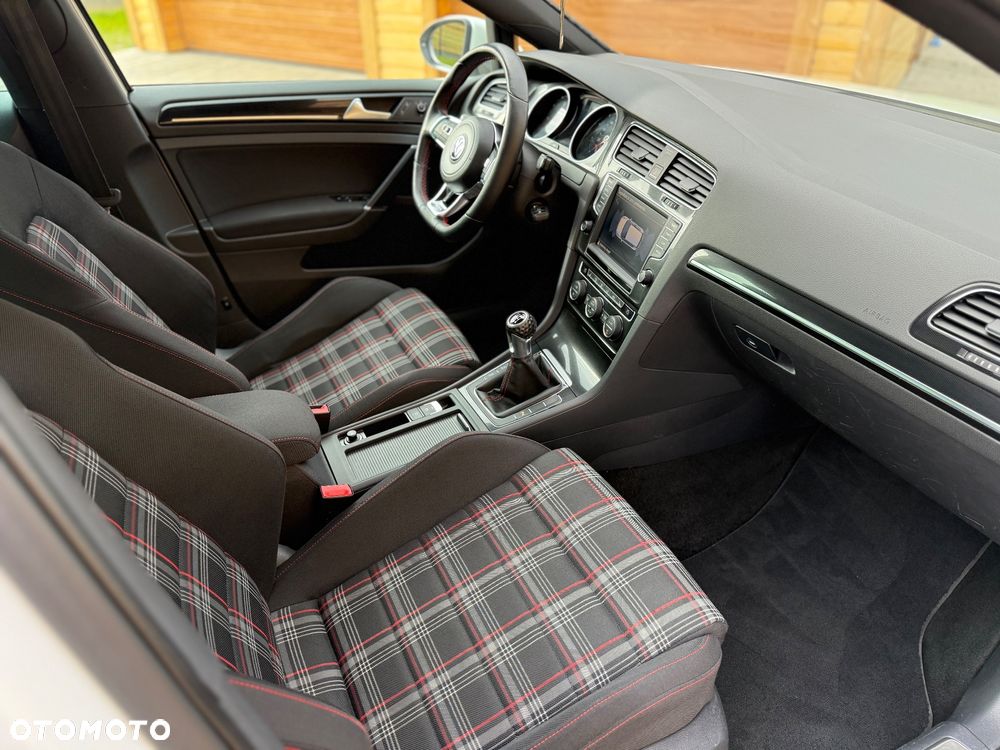 Volkswagen Golf GTI BlueMotion Technology - 17
